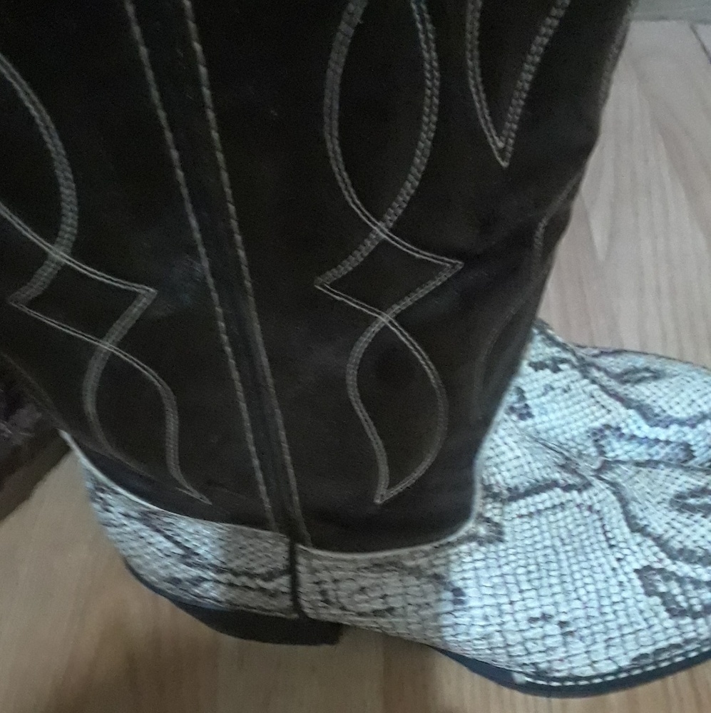 Snake boots